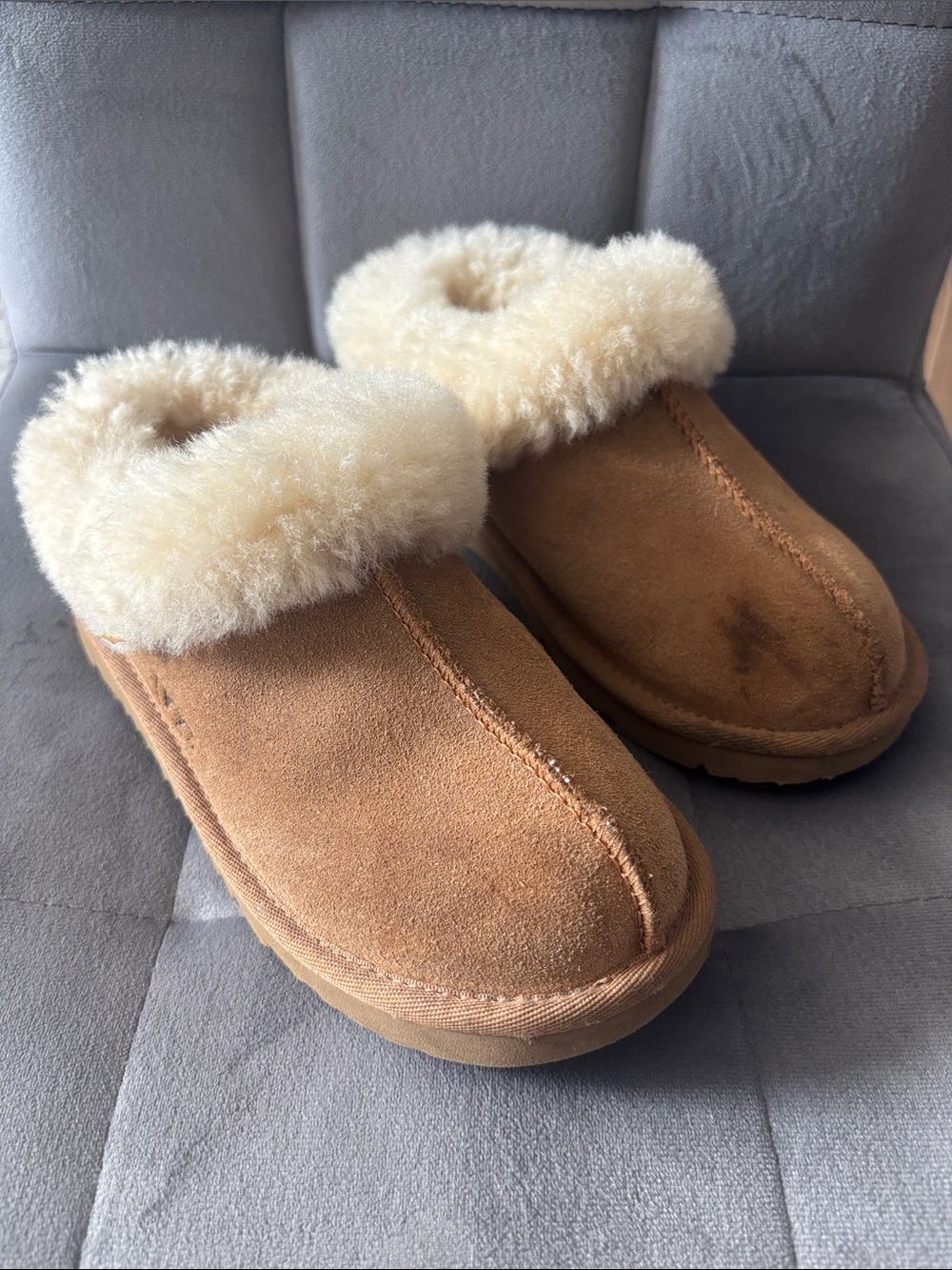 UGG Kids Chestnut Suede Shearling-Lined Slip-On Slippers